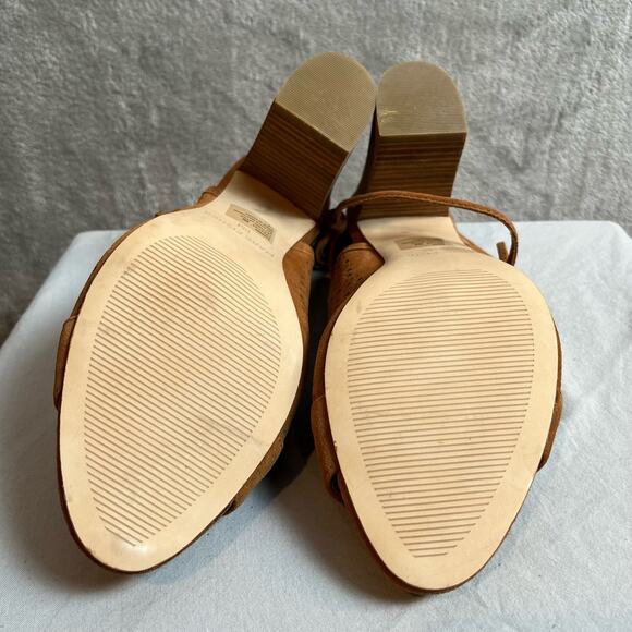 Marc Fisher Shaini Perforated Lace-Up Peep-Toe Booties Size 9 - Picture 5 of 7